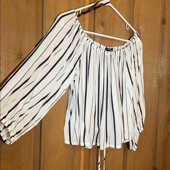 cute striped top - Picture 3 of 4